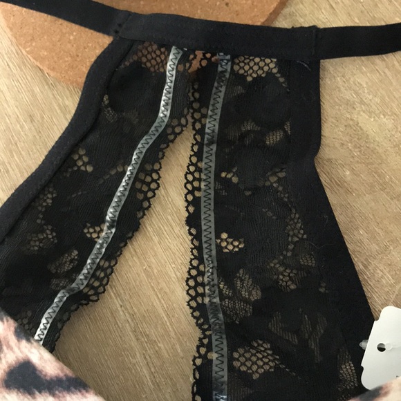 SOMA EMBRACEABLE
Signature Lace Perfect Coverage Racerback Bra - Picture 14 of 15